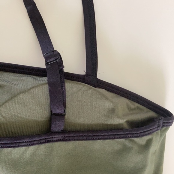 Olive green Asymmetrical sports bra XL NWT - Picture 5 of 7